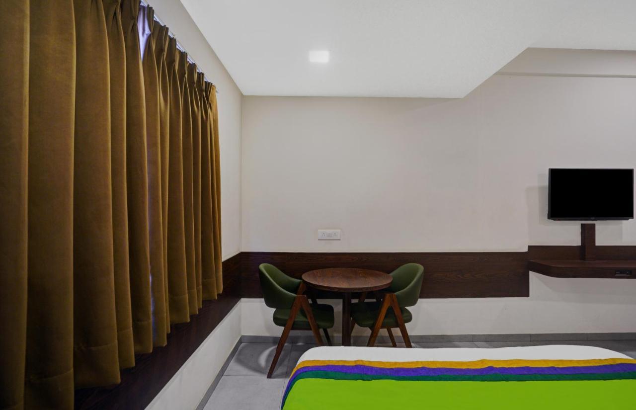 Greenotel Rooms Hazira, Surate Exterior foto