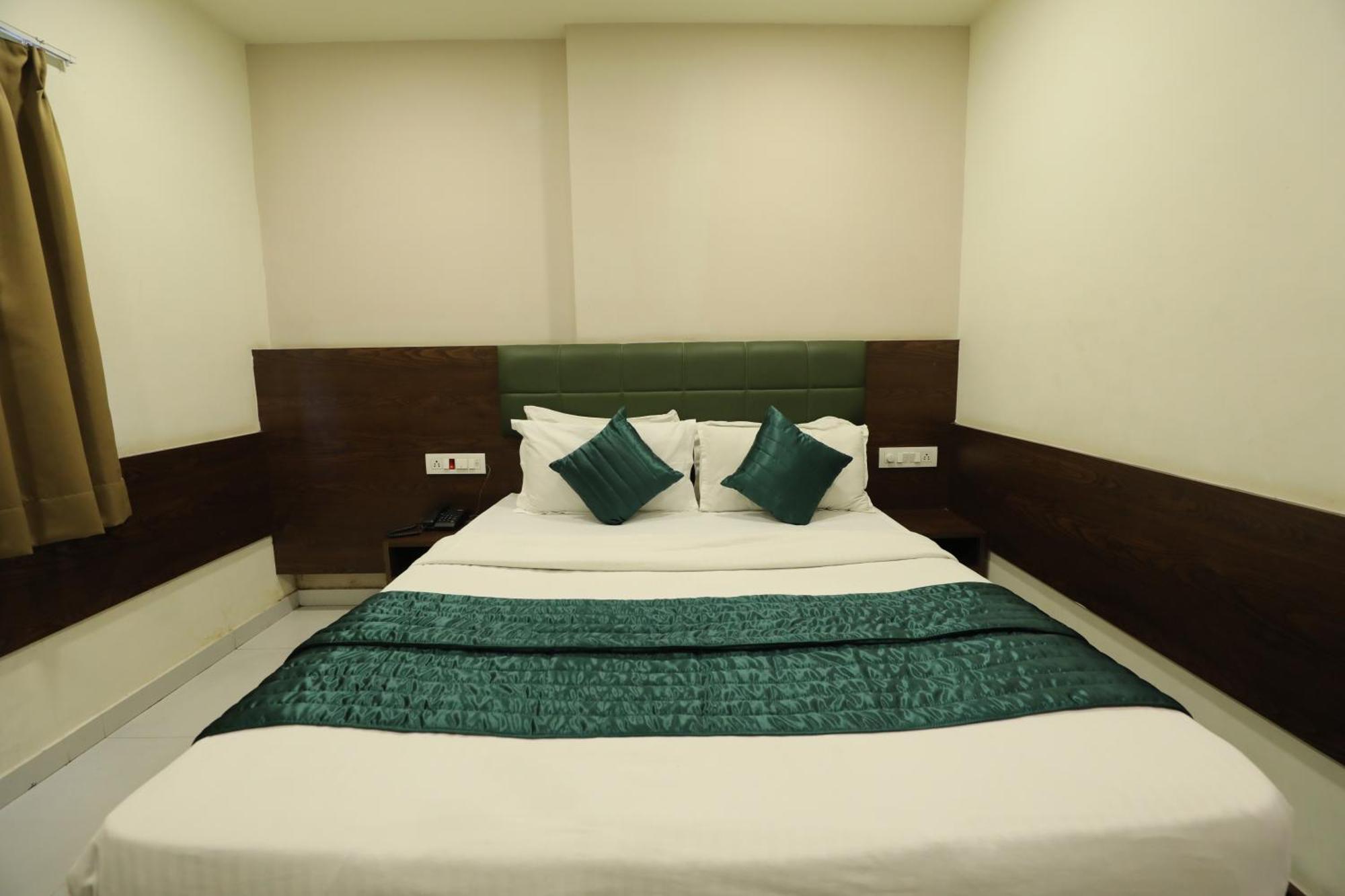 Greenotel Rooms Hazira, Surate Exterior foto