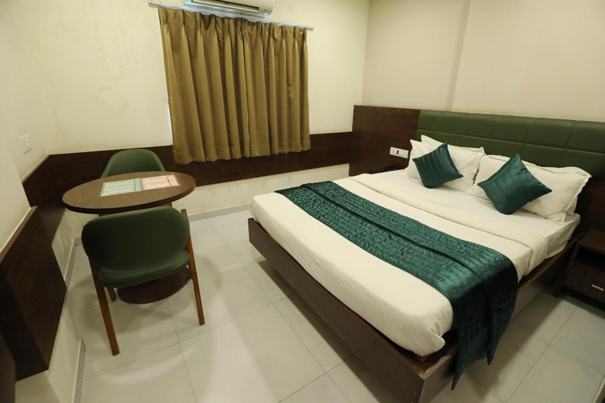 Greenotel Rooms Hazira, Surate Exterior foto