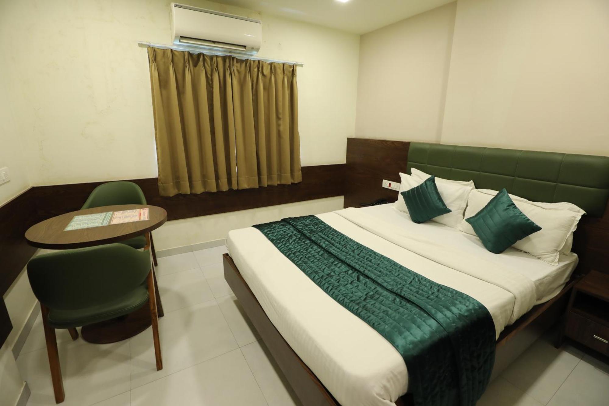 Greenotel Rooms Hazira, Surate Exterior foto