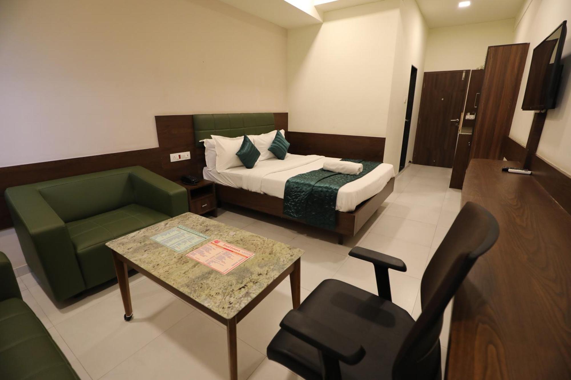 Greenotel Rooms Hazira, Surate Exterior foto