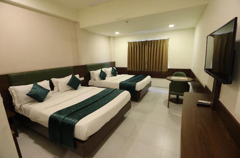 Greenotel Rooms Hazira, Surate Exterior foto