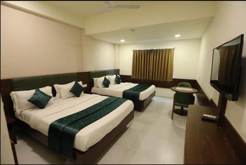 Greenotel Rooms Hazira, Surate Exterior foto